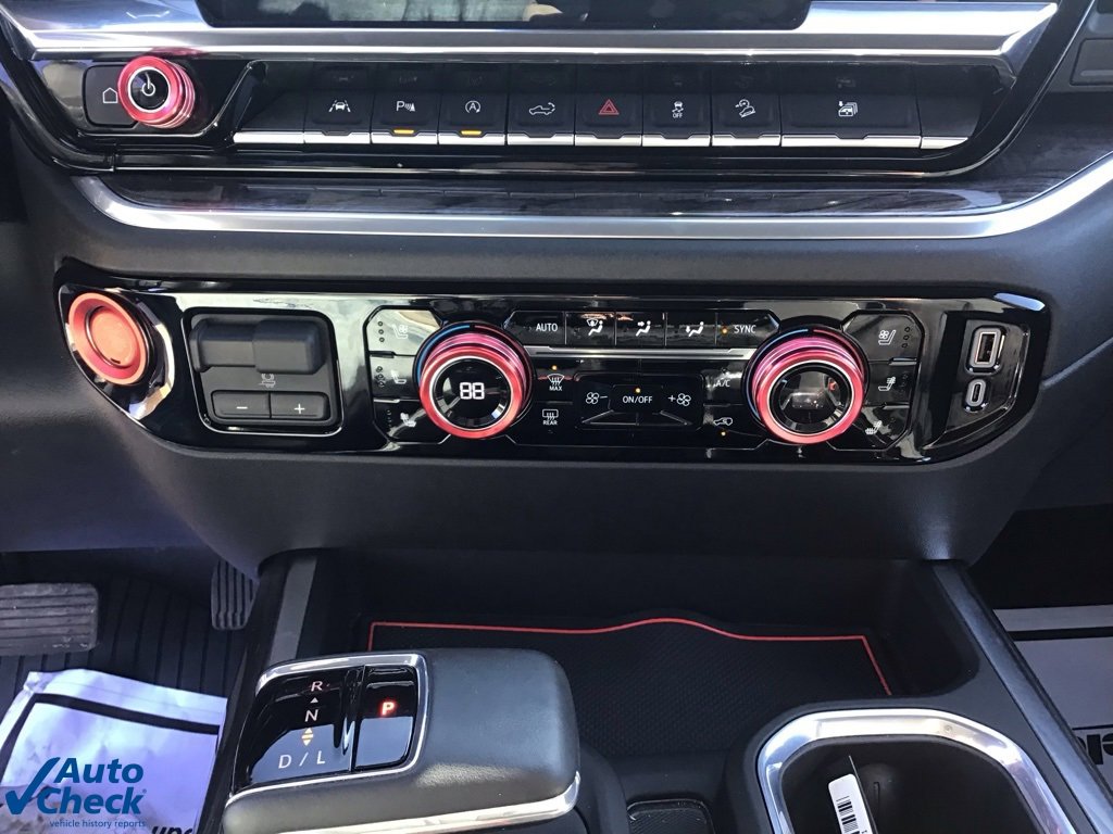 Used 2025 Chevrolet Silverado 1500 LTZ image 40