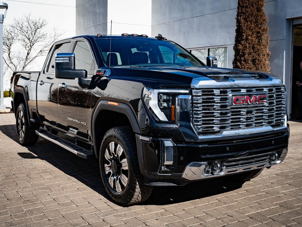 Used 2025 GMC Sierra 3500 Denali w/ Denali Reserve Package image 12