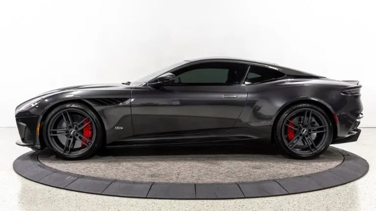 Used 2019 Aston Martin DBS Superleggera image 3