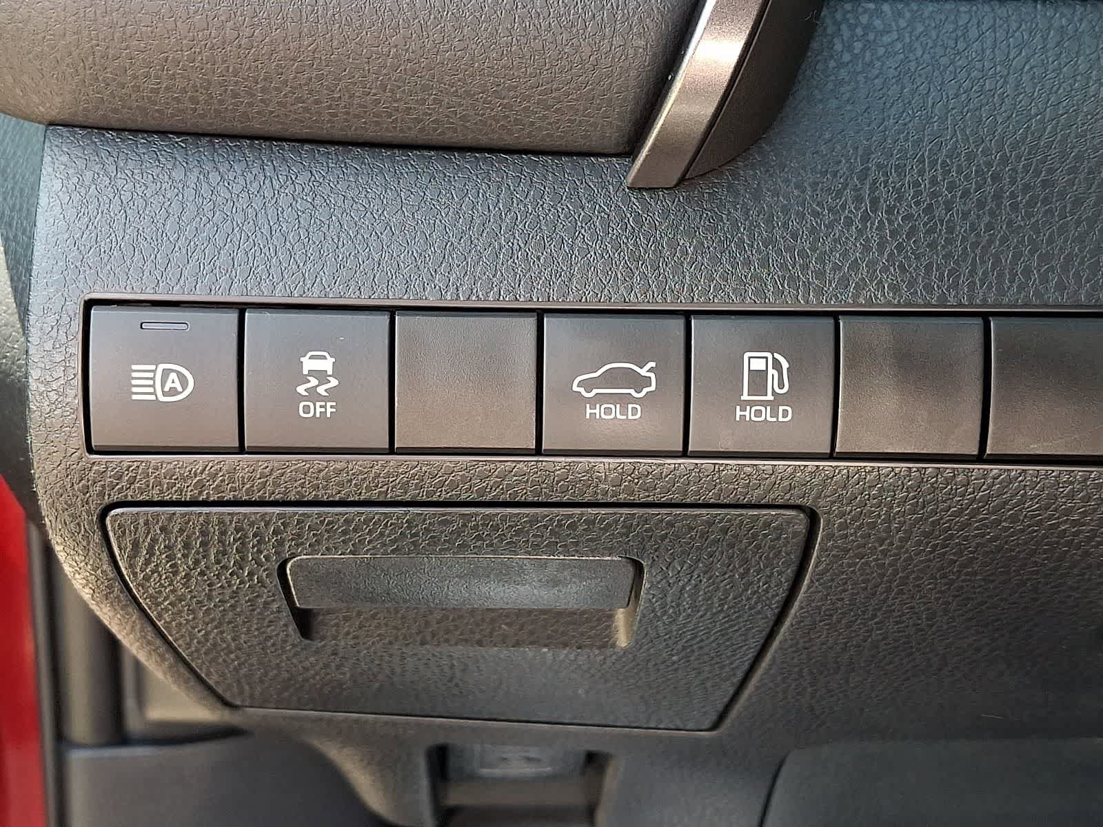 Used 2020 Toyota Camry XLE image 30
