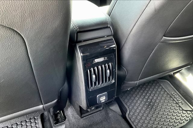Used 2025 Jeep Compass Trailhawk AWD/4WD image 10