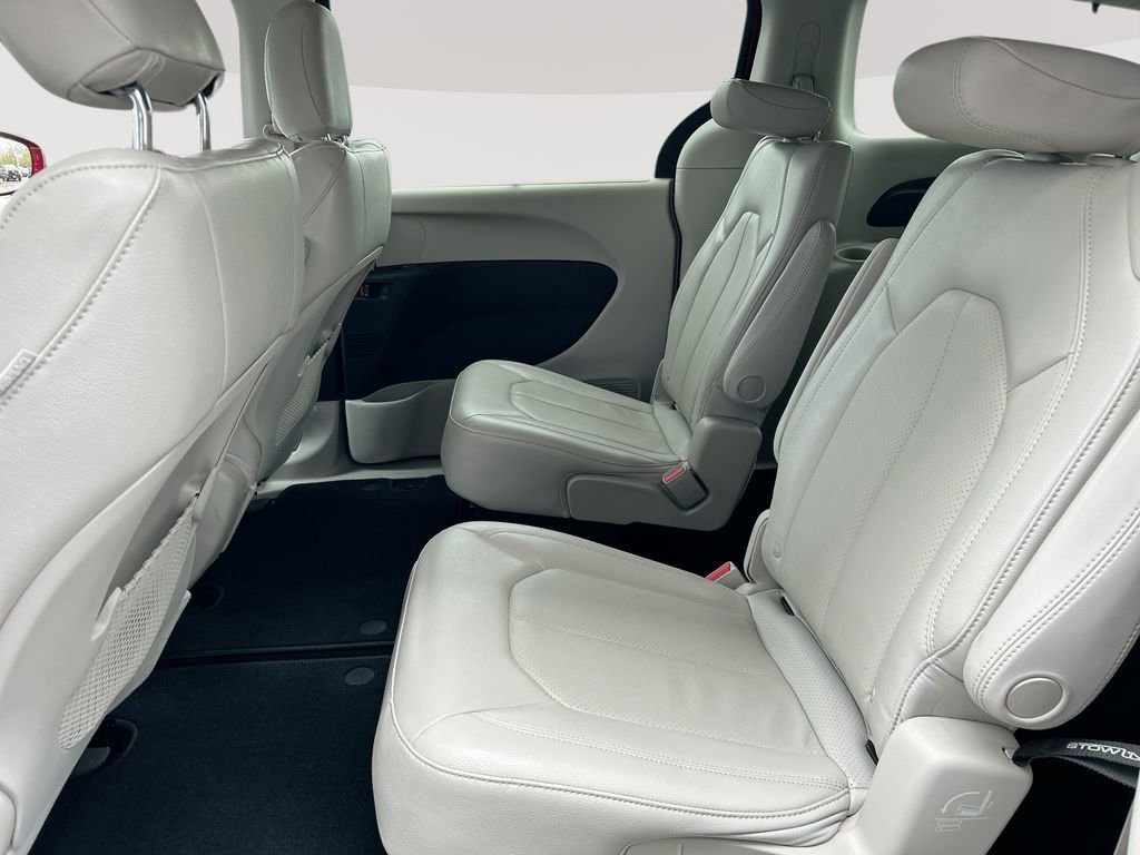 Used 2019 Chrysler Pacifica Touring-L w/ Advanced Safetytec Group FWD image 27