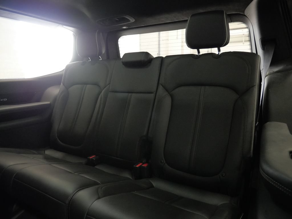 Used 2022 Jeep Grand Wagoneer Series II AWD/4WD image 23