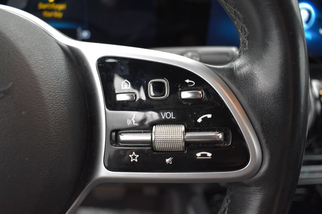 Used 2022 Mercedes-Benz GLB 250 4MATIC image 6