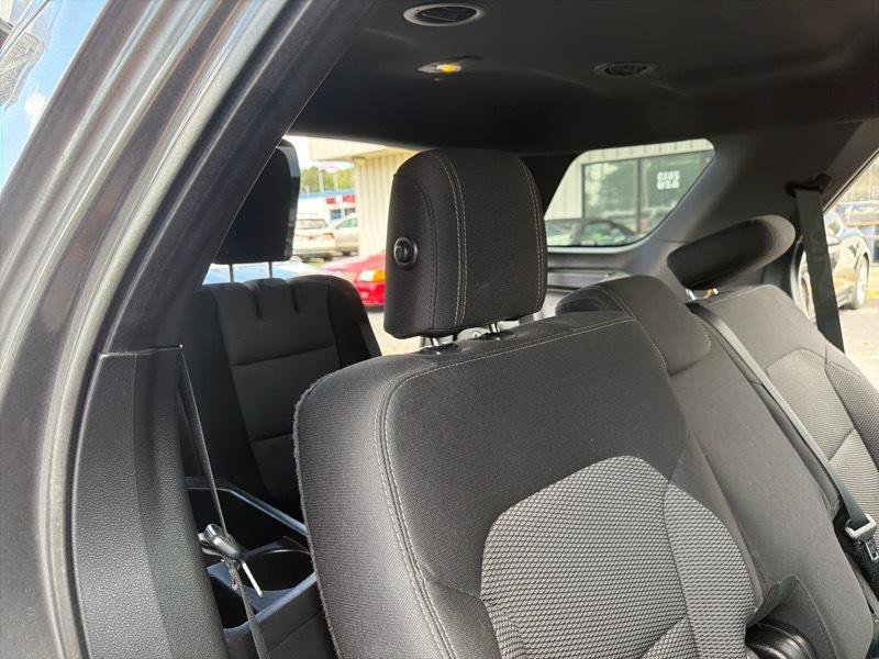 Used 2016 Ford Explorer XLT w/ Equipment Group 201A AWD/4WD image 23