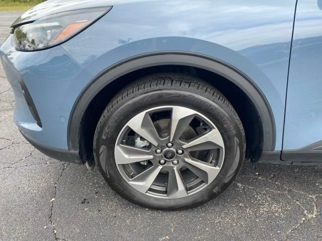 New 2024 Ford Escape Platinum w/ Premium Technology Package image 17