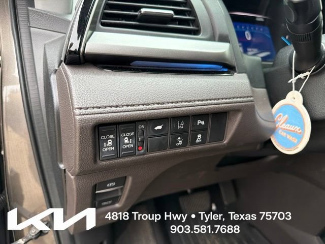 Used 2018 Honda Odyssey Elite image 16