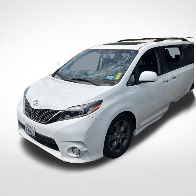 Used 2016 Toyota Sienna SE FWD image 1