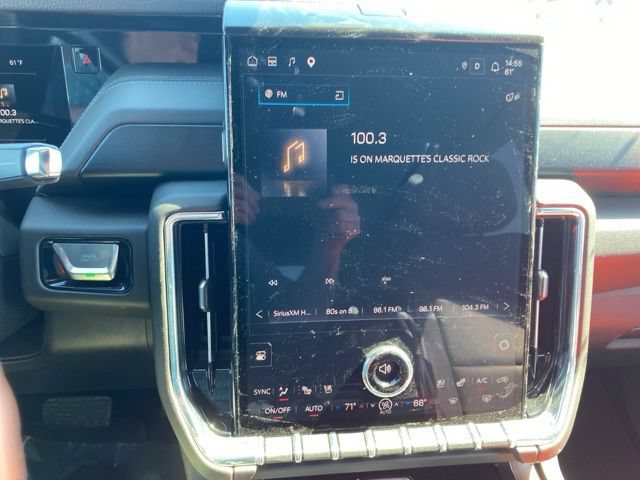 Used 2025 GMC Yukon Denali AWD/4WD image 22
