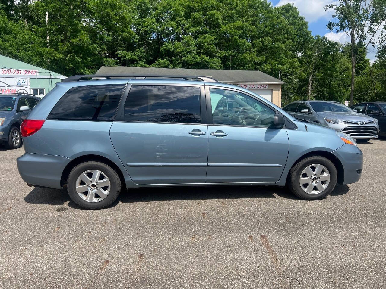 Used 2007 Toyota Sienna CE FWD image 2