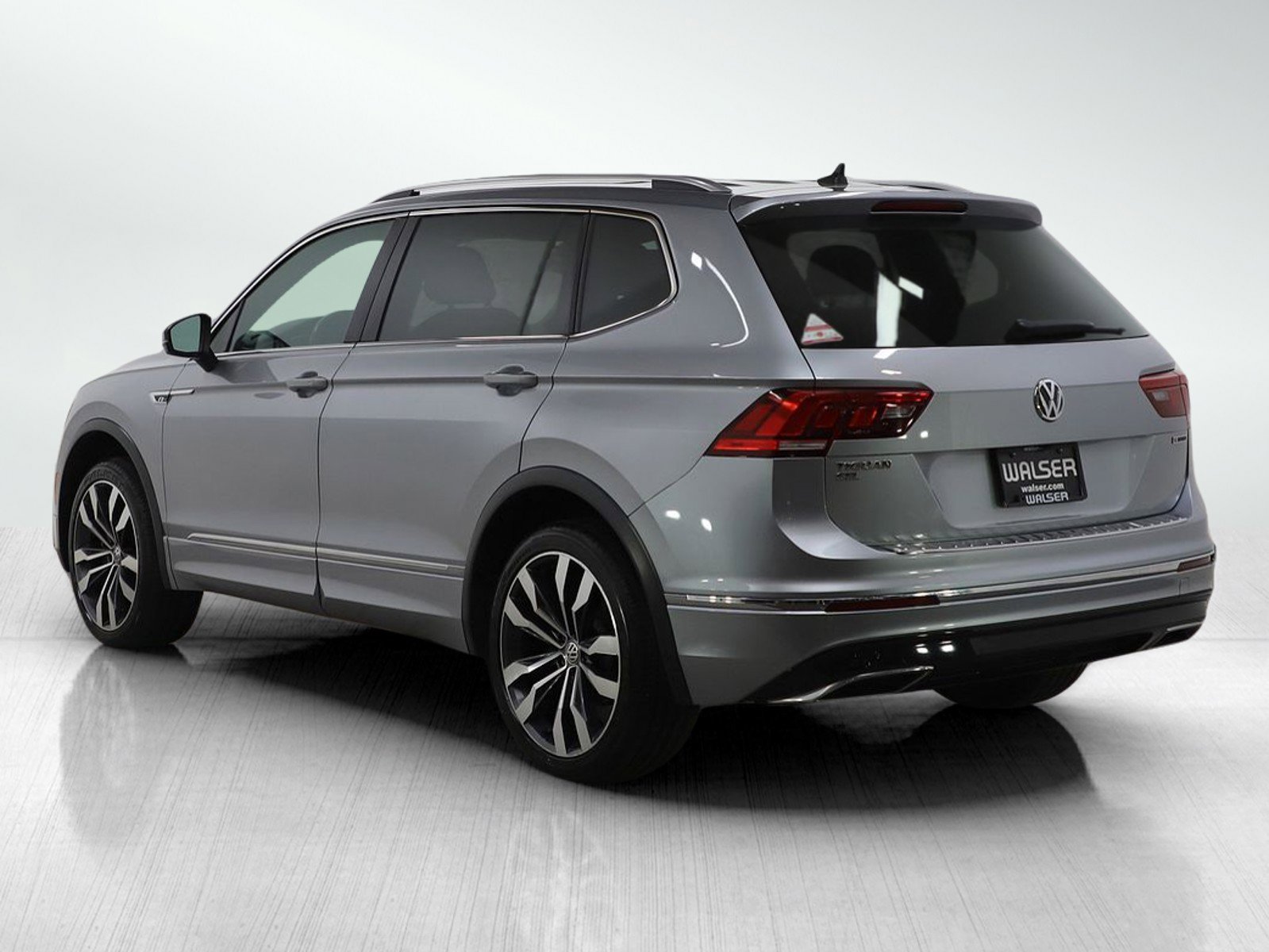 Used 2020 Volkswagen Tiguan SEL Premium R-Line w/ 3rd Row Seat Package image 3