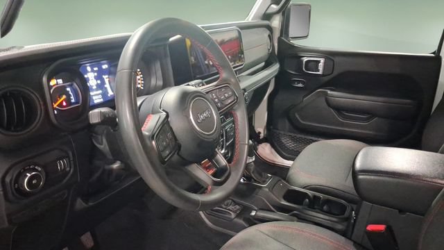 Used 2024 Jeep Wrangler Unlimited Rubicon AWD/4WD image 22