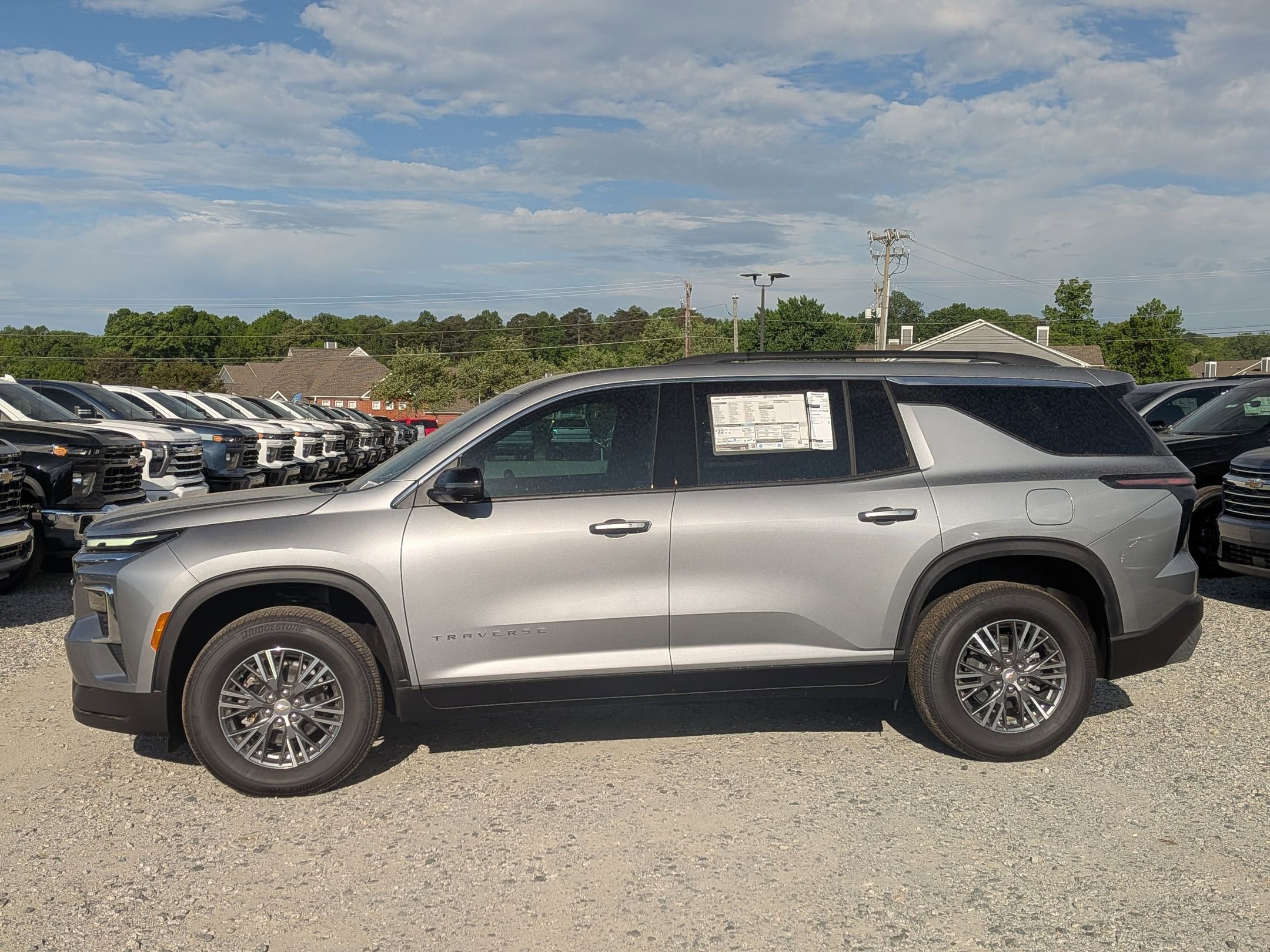 New 2026 Chevrolet Traverse LT w/ Driver Confidence Package FWD image 5
