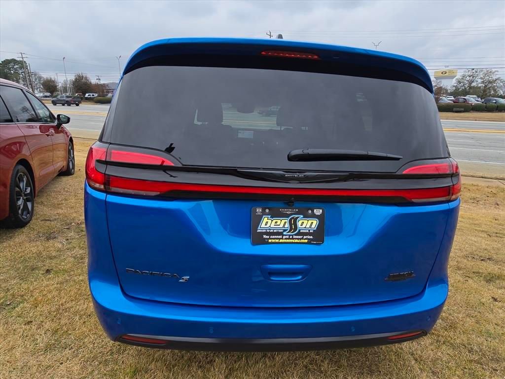 New 2026 Chrysler Pacifica Select w/ S Appearance Package FWD image 14