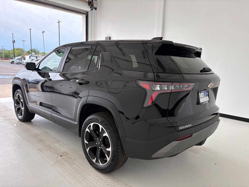 New 2027 Chevrolet Equinox LT w/ LPO, Floor Liner Package FWD image 18