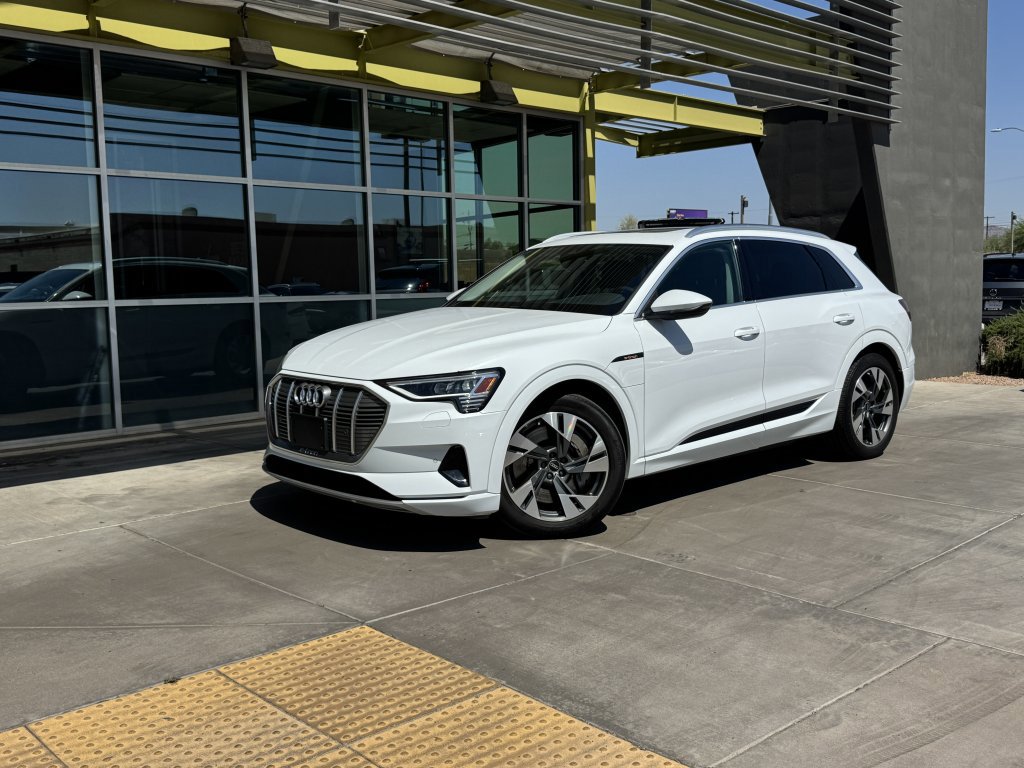 Used 2022 Audi e-tron Premium AWD/4WD image 1