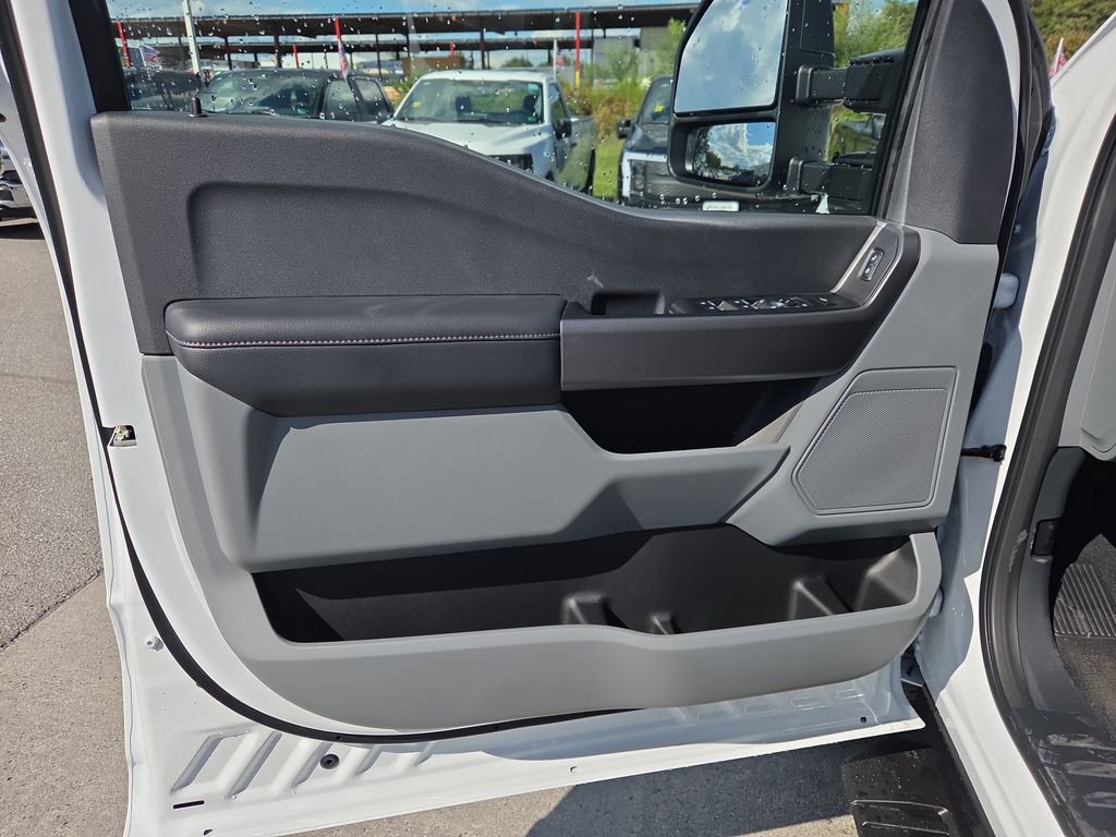 New 2026 Ford F350 XLT image 11