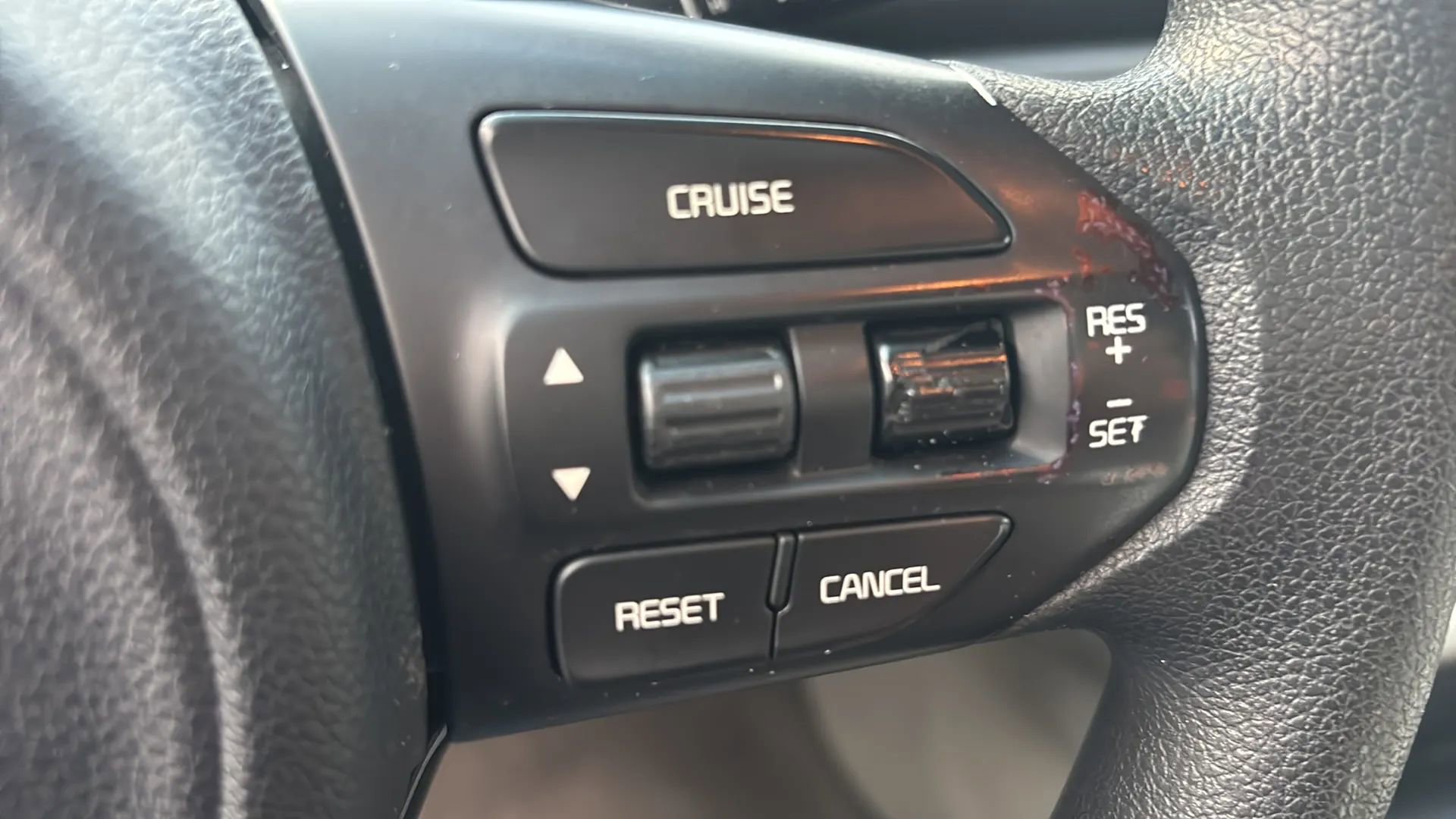 Used 2017 Kia Sedona LX image 31