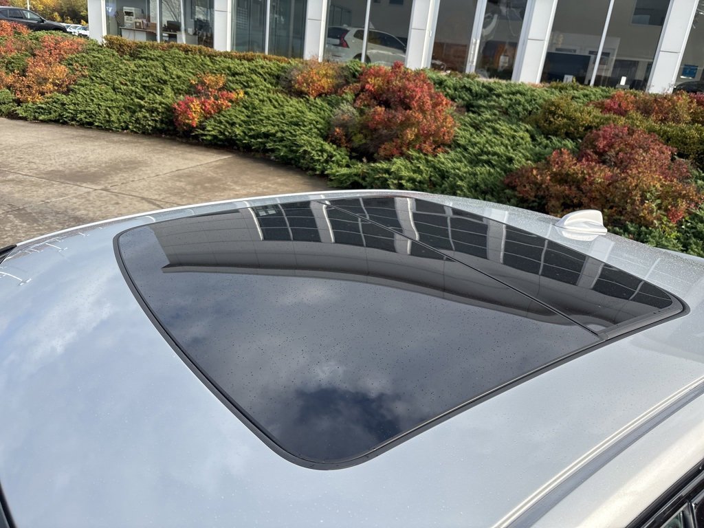 Certified 2025 Volvo S60 B5 Core image 11