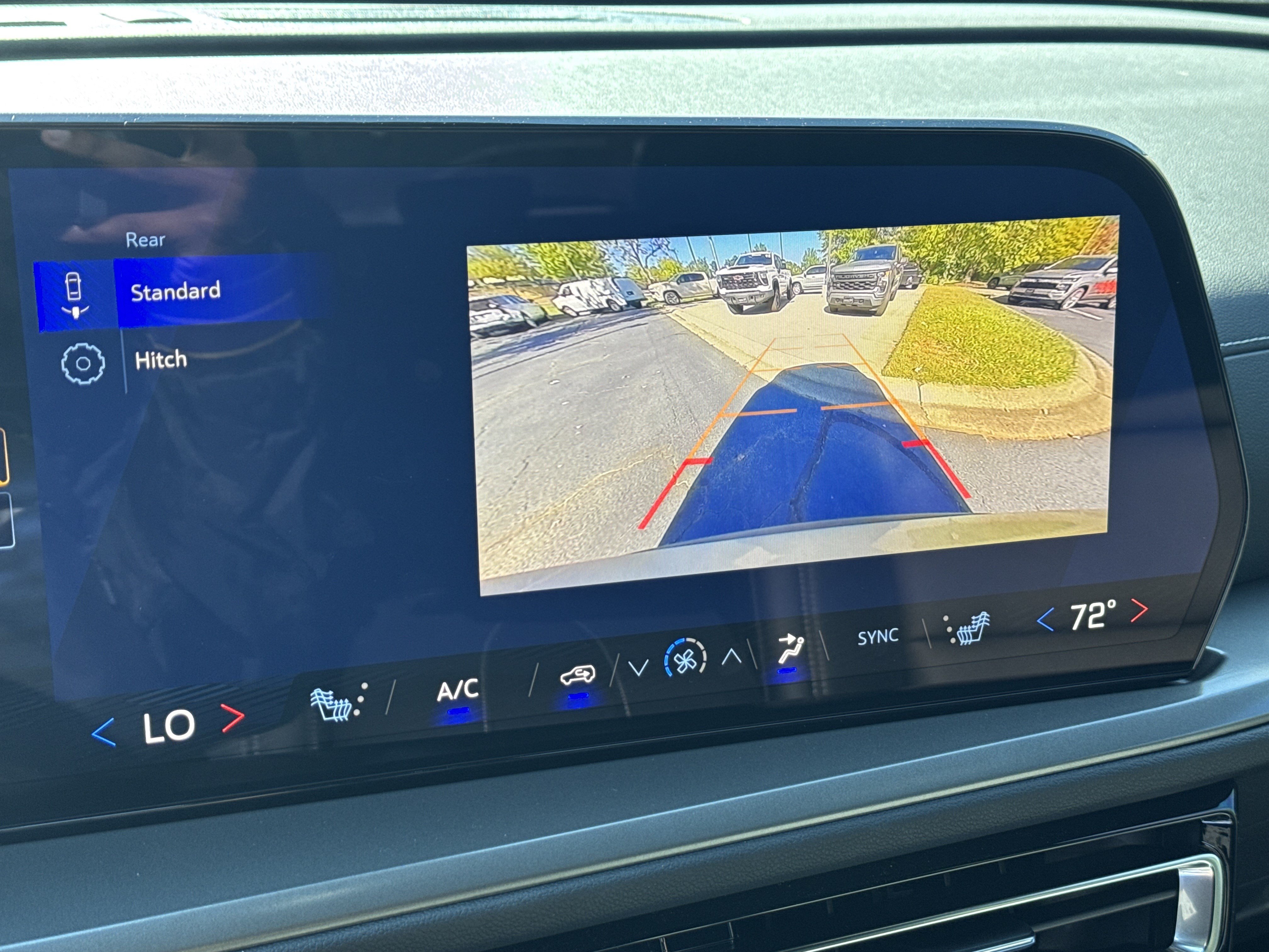 New 2027 Chevrolet Traverse LT w/ LPO, Floor Liner Package FWD image 31