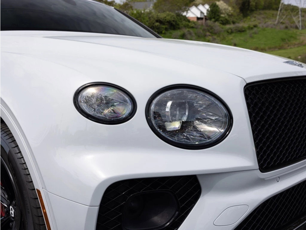 Used 2023 Bentley Bentayga image 17