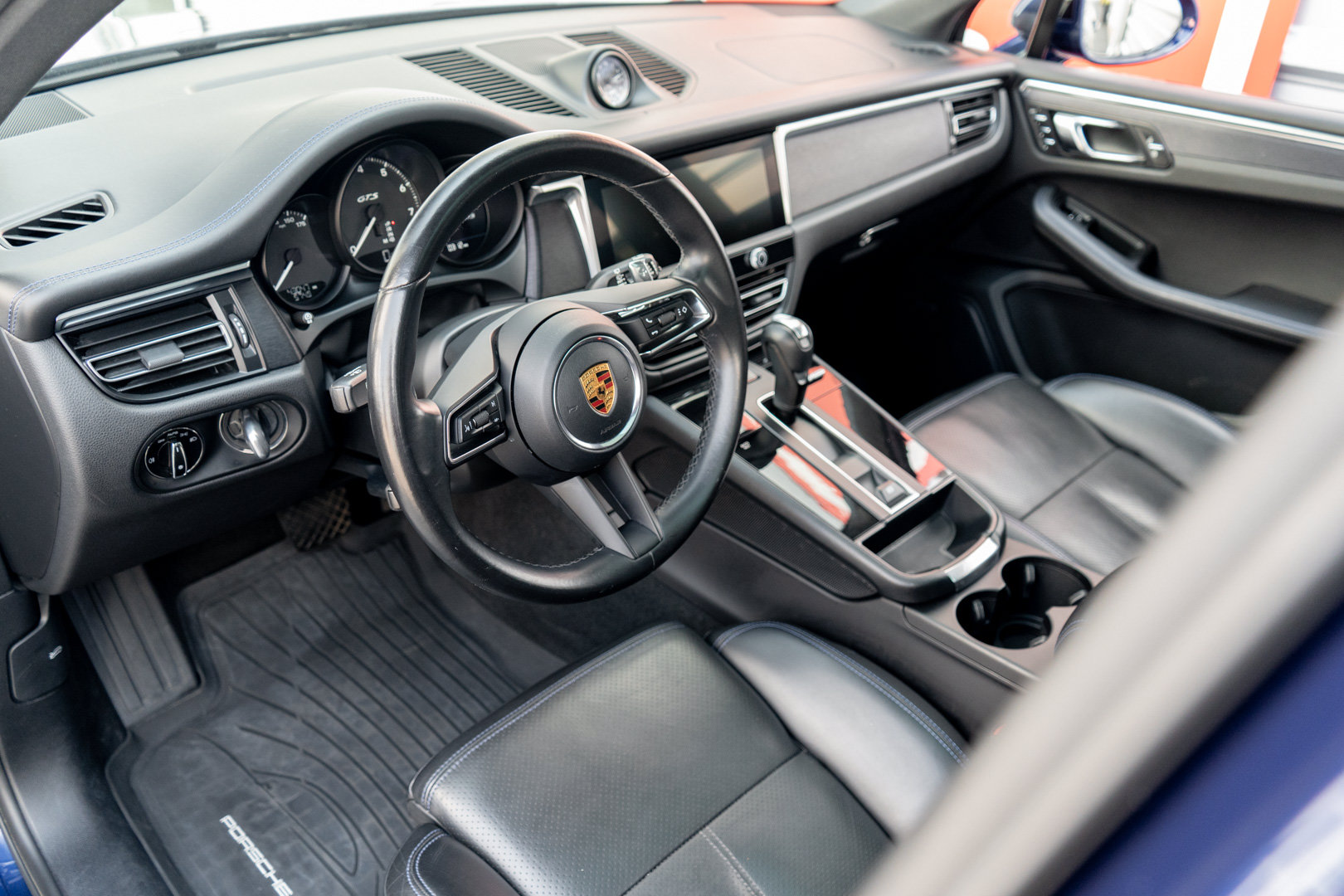 Used 2022 Porsche Macan GTS AWD/4WD image 8