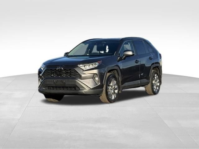 Used 2019 Toyota RAV4 XLE Premium image 3