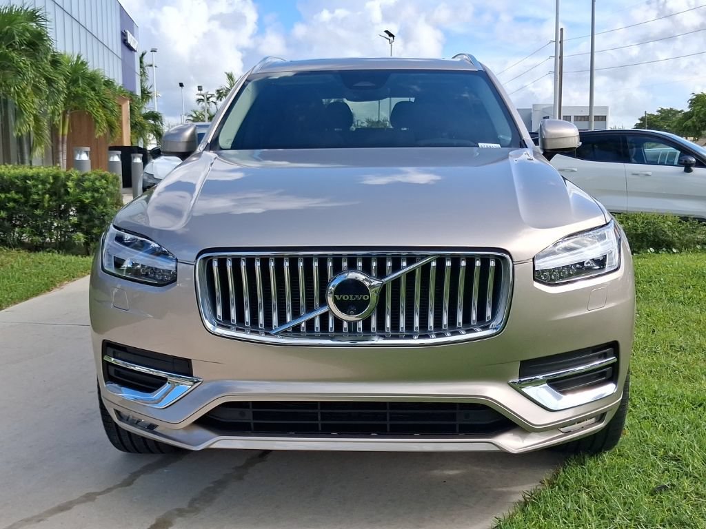 Certified 2024 Volvo XC90 B5 Plus w/ Protection Package Premier AWD/4WD image 2