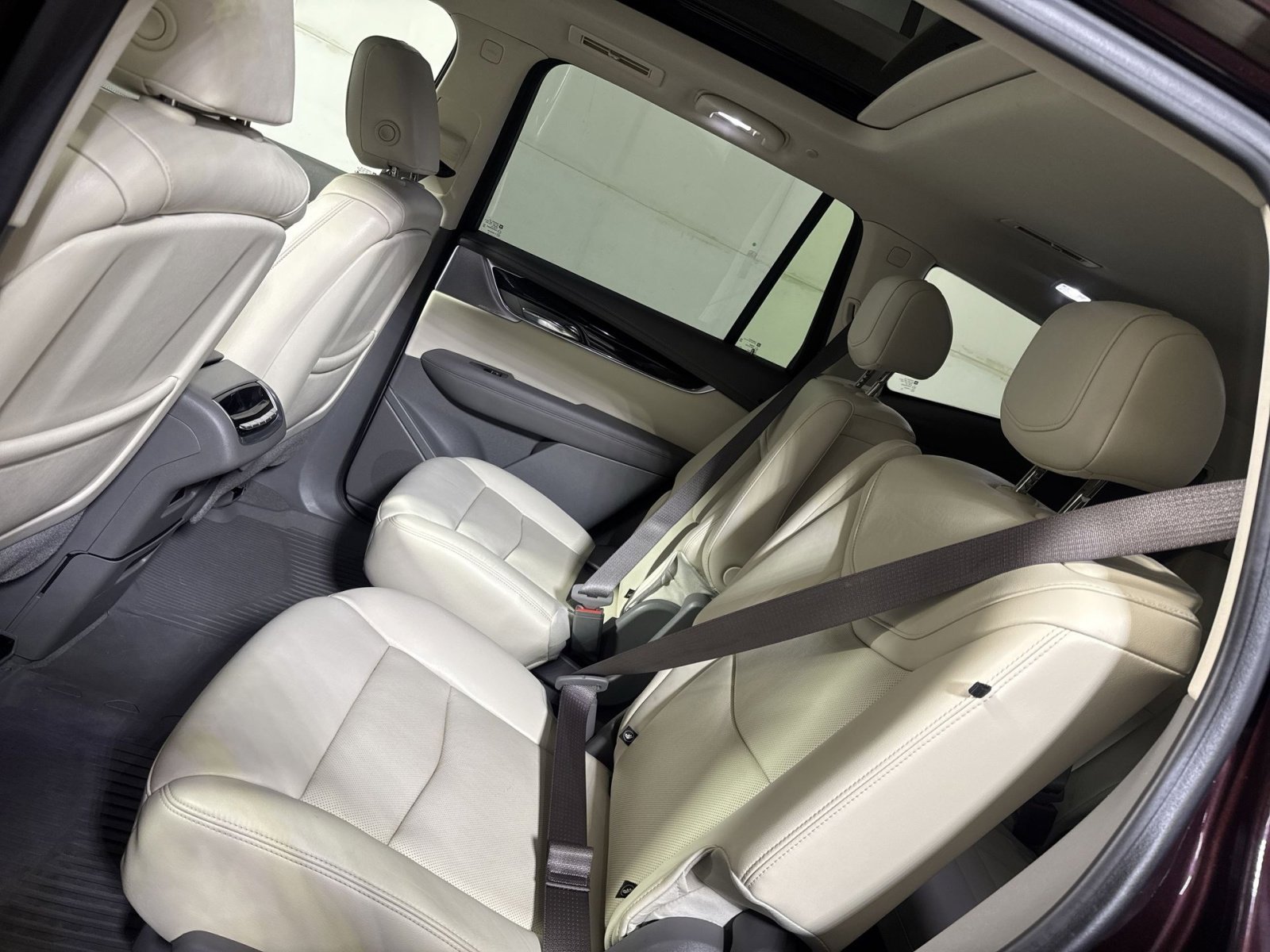 Used 2020 Cadillac XT6 Premium Luxury w/ LPO, Floor Liner Package image 25