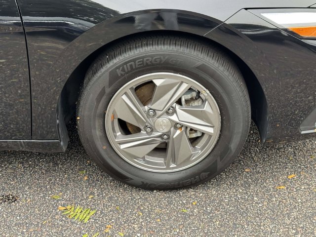 Used 2025 Hyundai Elantra SE FWD image 7