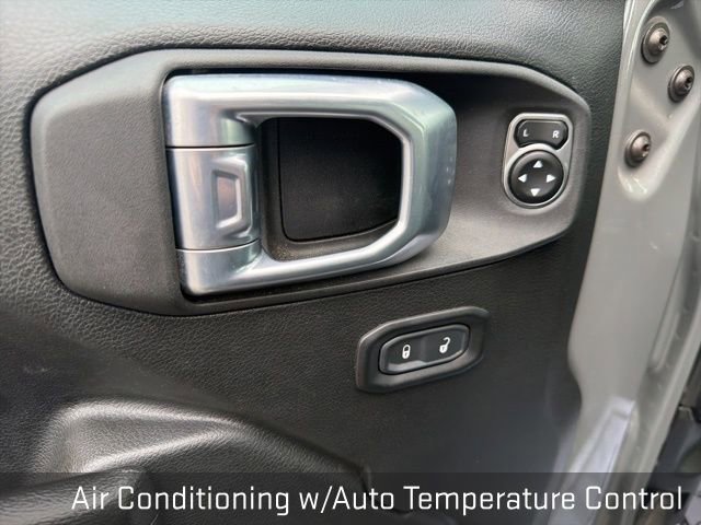 Used 2023 Jeep Wrangler Sport S image 34