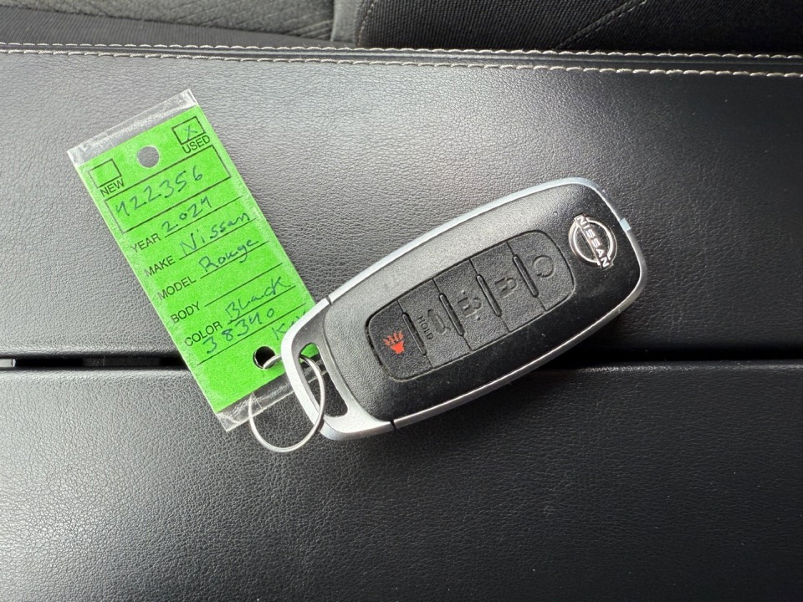 Used 2024 Nissan Rogue SV image 39