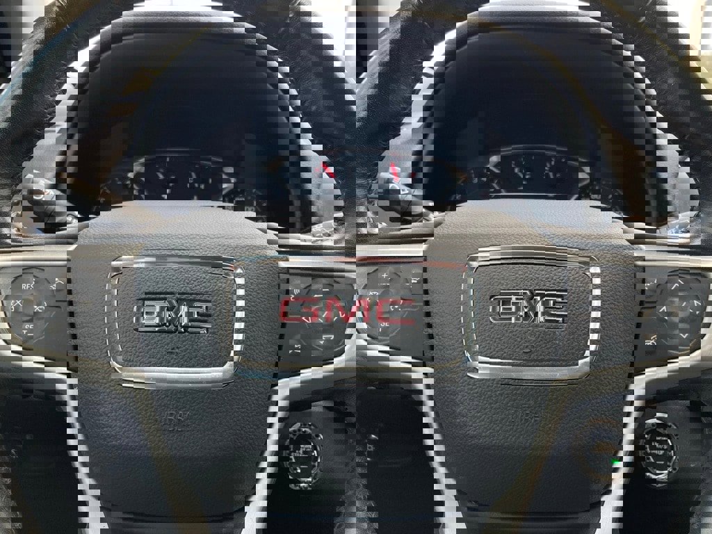 Used 2021 GMC Terrain SLE w/ Driver Convenience Package image 18