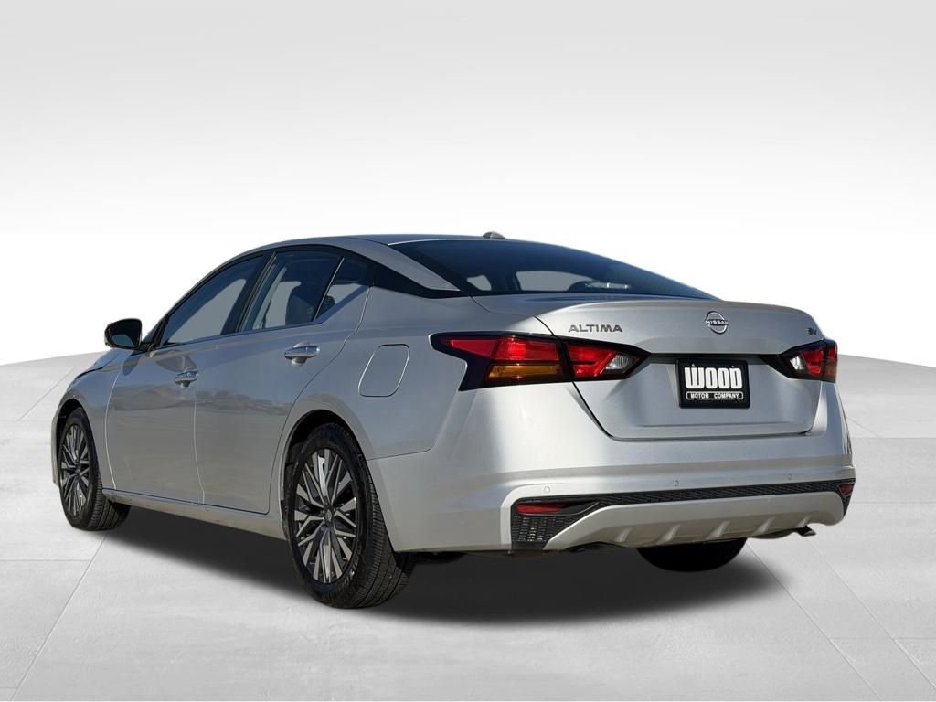 Used 2024 Nissan Altima 2.5 SV image 5