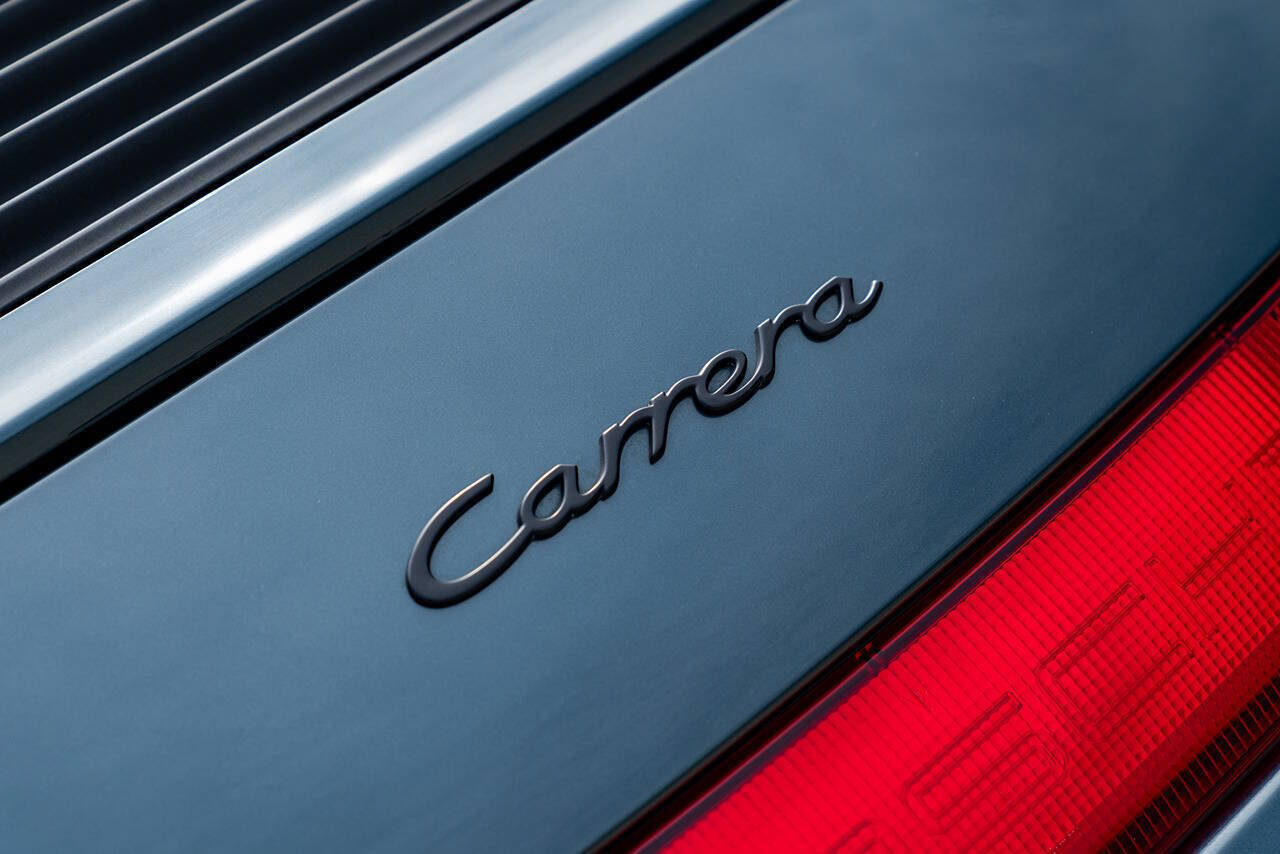 Used 1995 Porsche 911 Cabriolet image 31