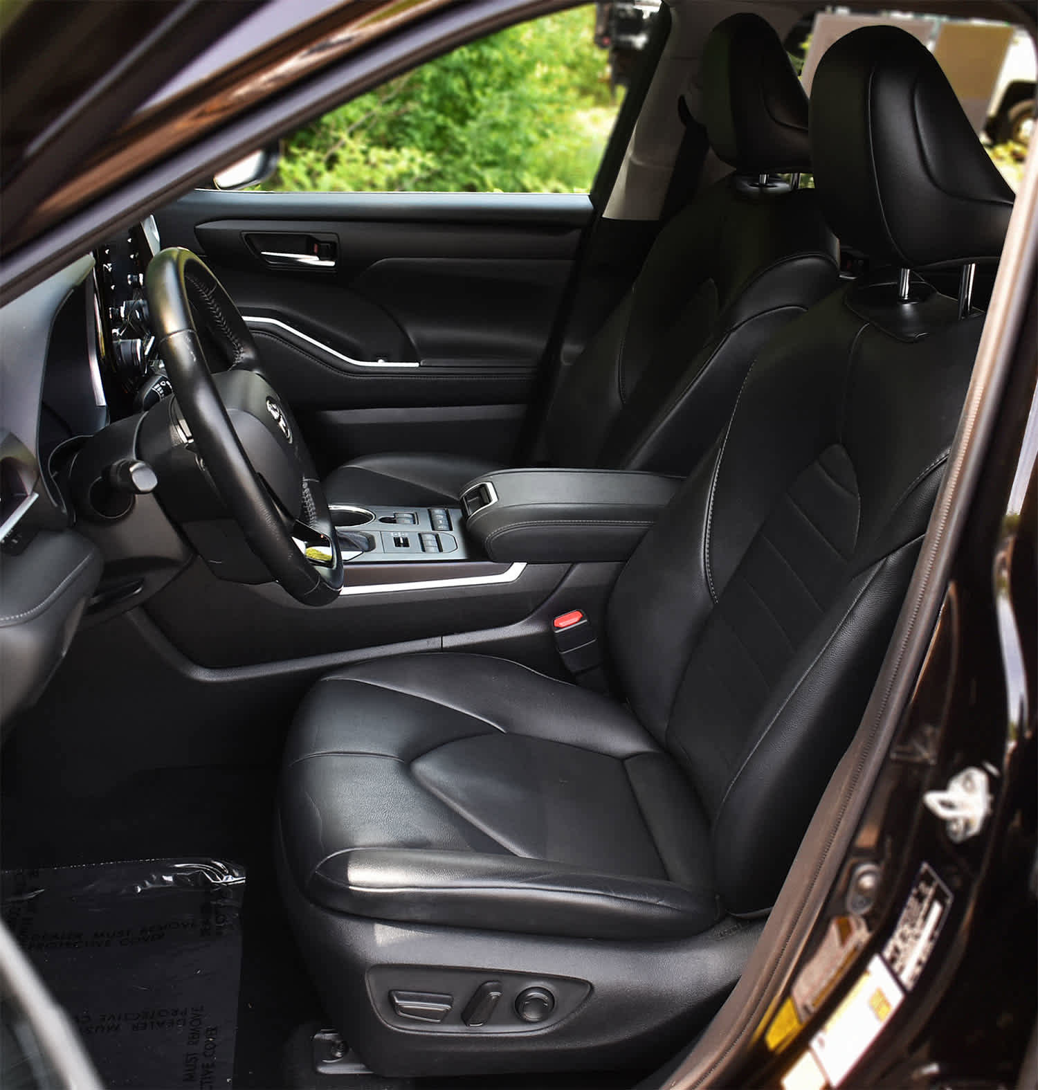 Used 2021 Toyota Highlander XLE AWD/4WD image 10