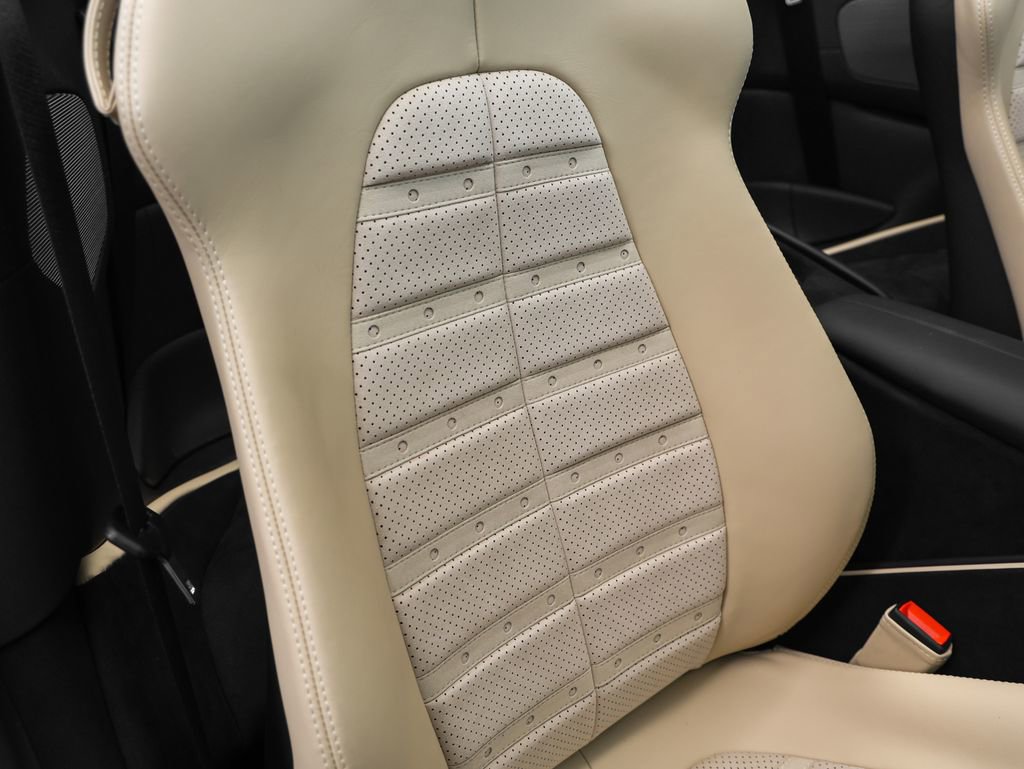 Certified 2025 Ferrari Roma Spider RWD image 24