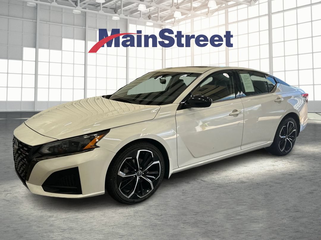 Used 2023 Nissan Altima 2.5 SR w/ SR Premium Package AWD/4WD image 1