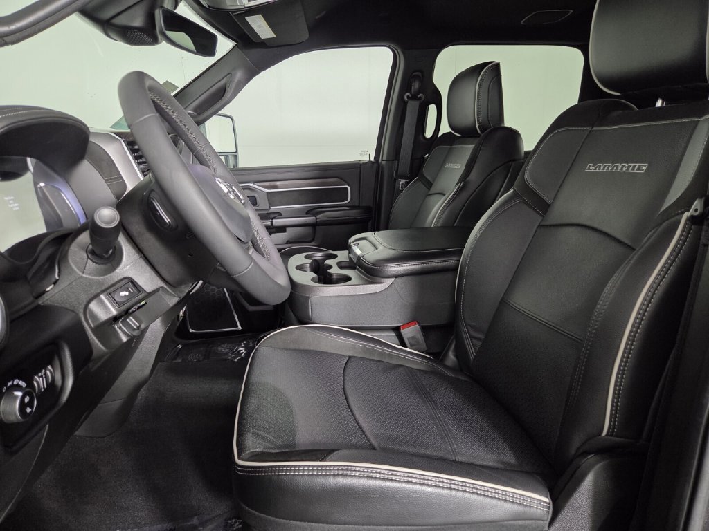 Used 2026 RAM 2500 Laramie AWD/4WD image 10
