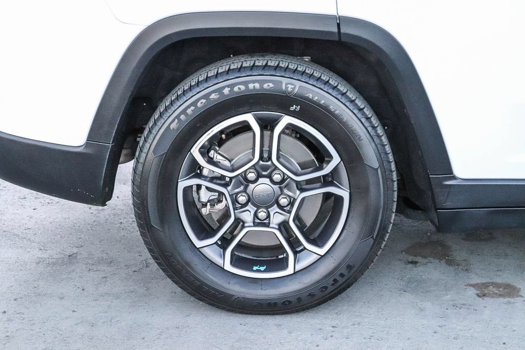 Used 2024 Jeep Grand Cherokee Trailhawk AWD/4WD image 12
