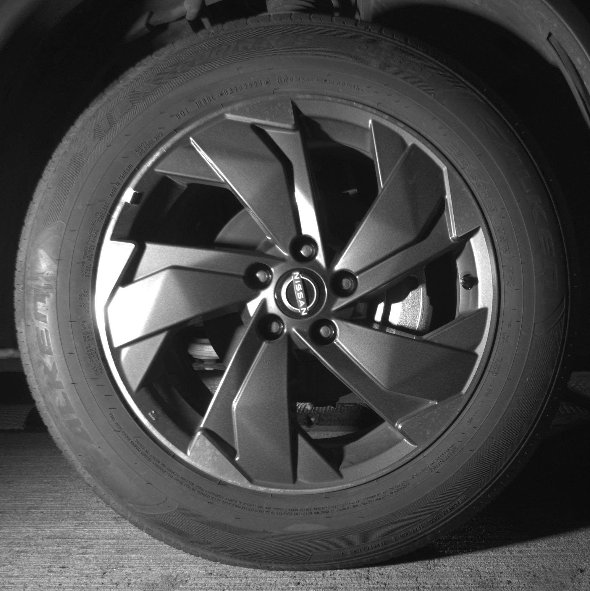 Used 2025 Nissan Rogue SV image 13