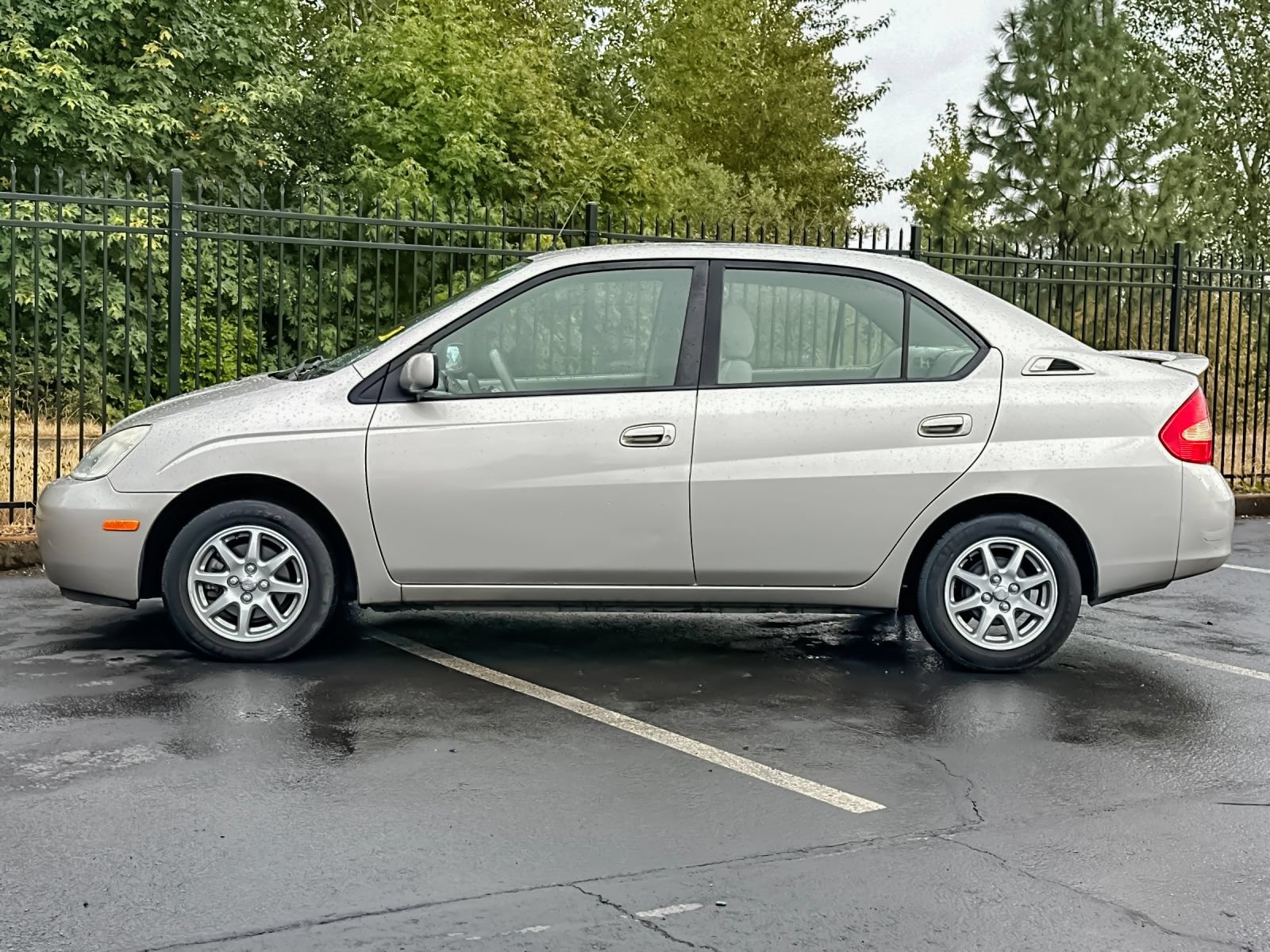 Used 2002 Toyota Prius FWD image 7