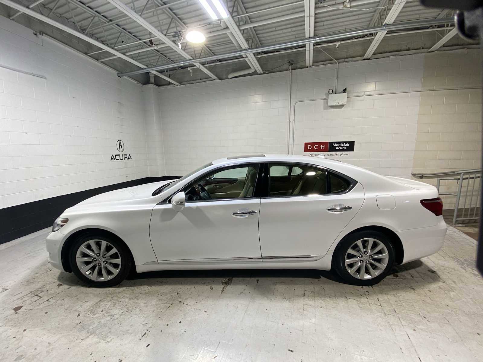Used 2012 Lexus LS 460 AWD w/ Comfort Pkg image 3