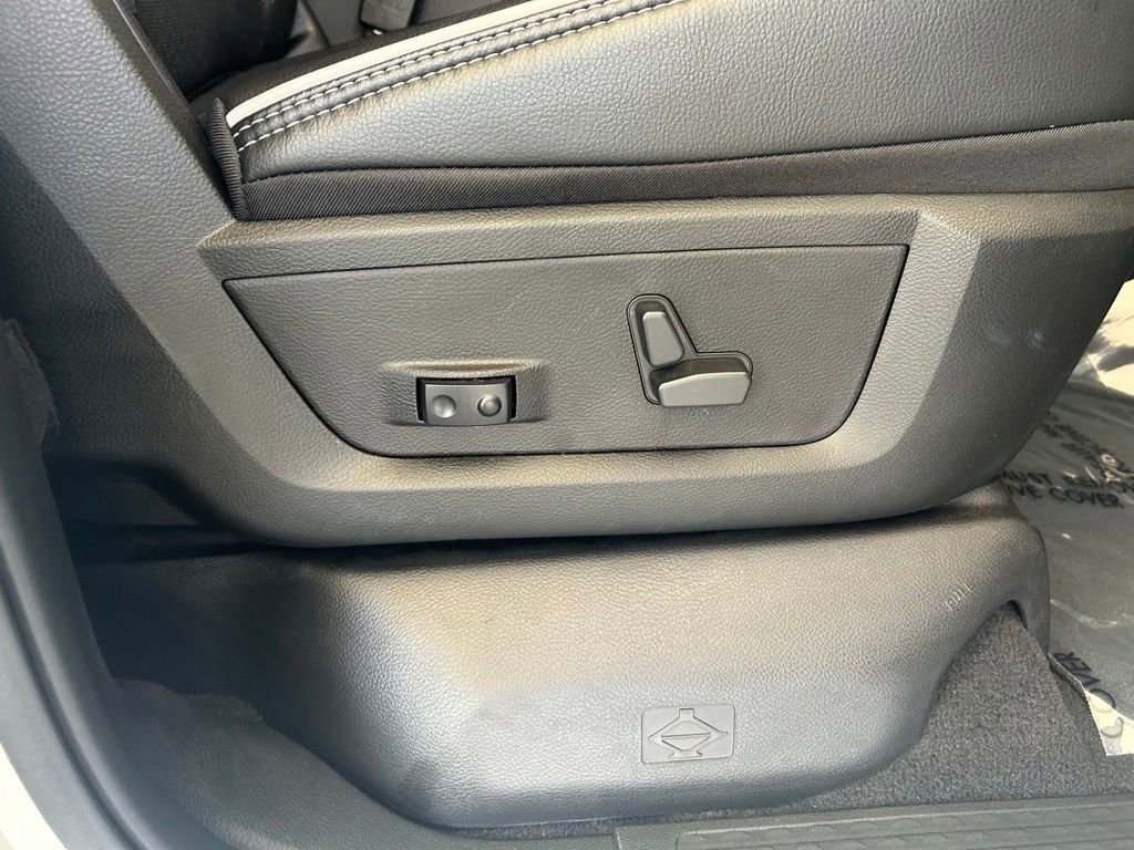 Used 2025 RAM 2500 Laramie AWD/4WD image 28