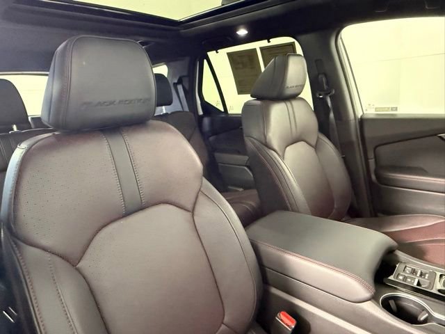 Used 2025 Honda Pilot Black Edition image 49