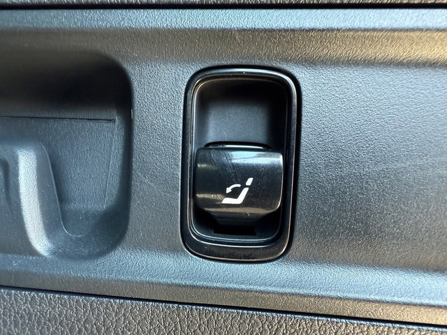 Used 2025 Mercedes-Benz GLC 43 AMG 4MATIC image 20