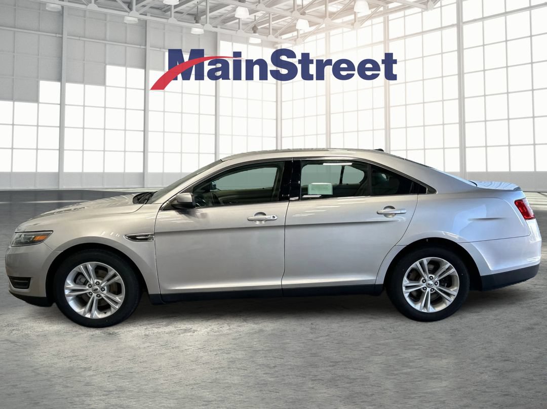 Used 2016 Ford Taurus SEL FWD image 2