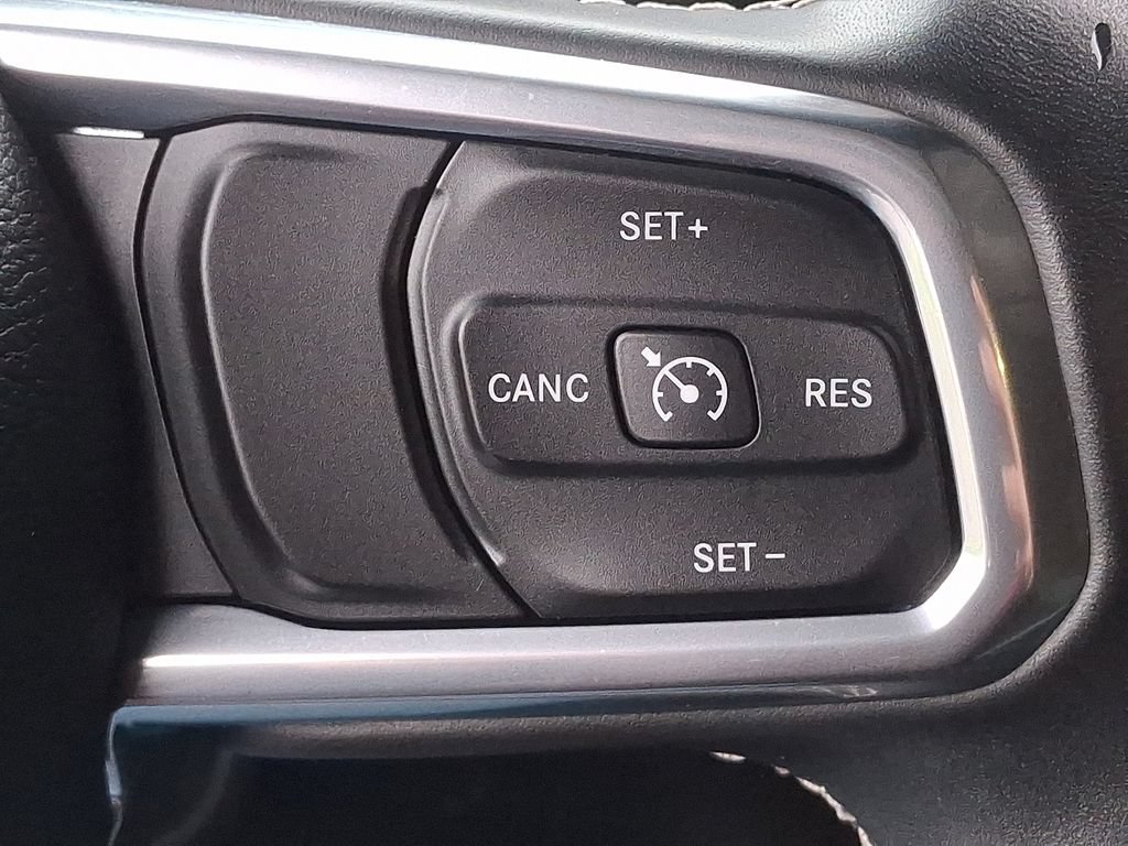 Used 2022 Jeep Wrangler Unlimited Sahara AWD/4WD image 22