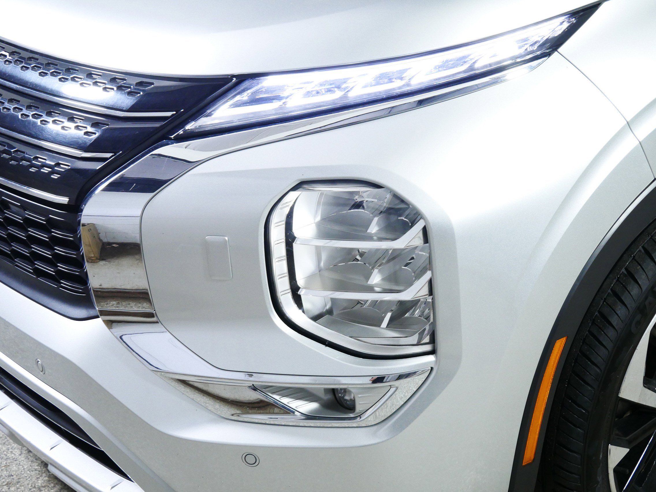 Used 2024 Mitsubishi Outlander SE image 16