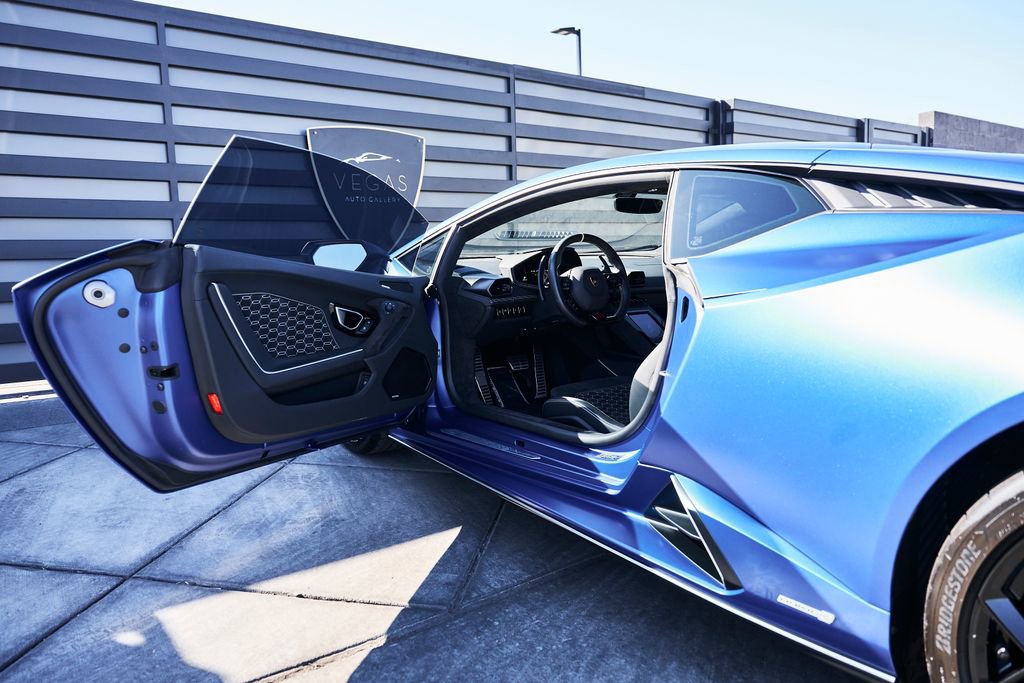 Used 2023 Lamborghini Huracan Tecnica image 35